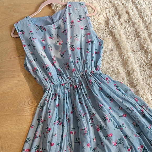 Floral Blue Sleeveless Dress - Picture 4 of 9